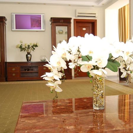 Platinum Hotel تشيسيناو المظهر الخارجي الصورة