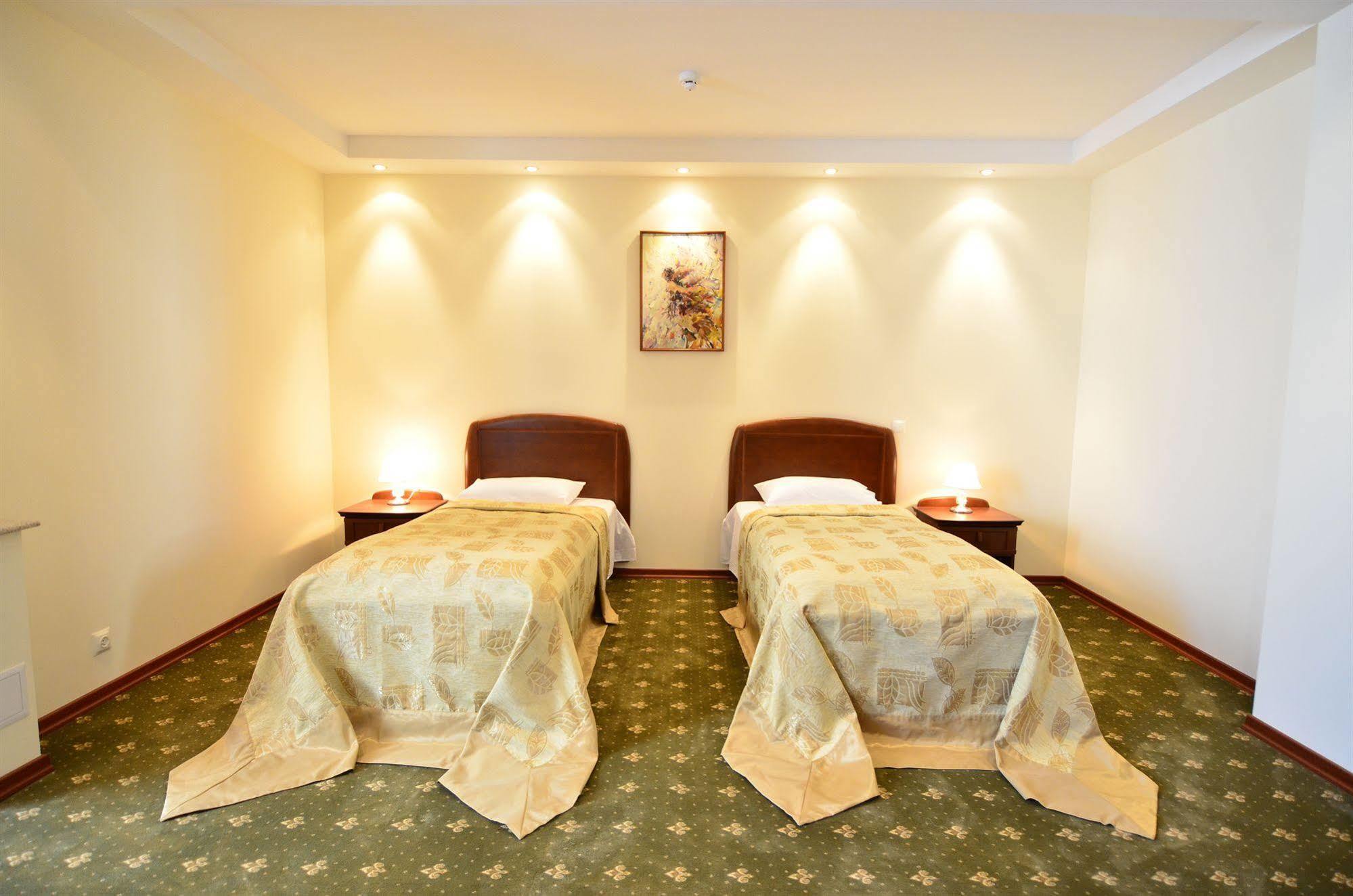Platinum Hotel تشيسيناو المظهر الخارجي الصورة