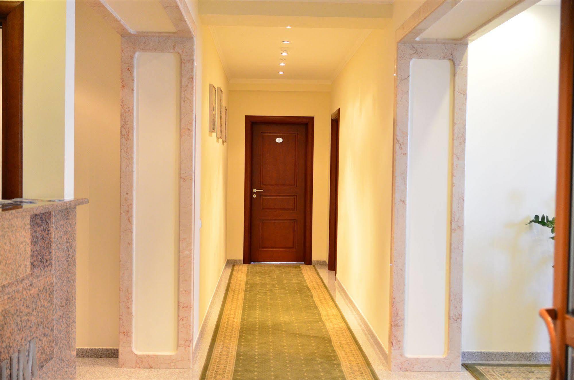 Platinum Hotel تشيسيناو المظهر الخارجي الصورة